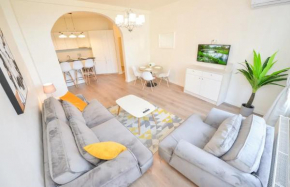 Spacious Deluxe Apartment Old Town-Free Parking